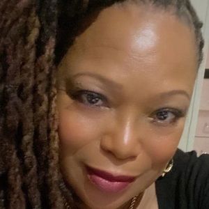 Meet your Posher, Myra